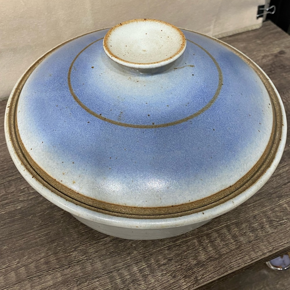 Vintage Pringle Pottery Casserole Dish with Lid - Picture 2 of 11
